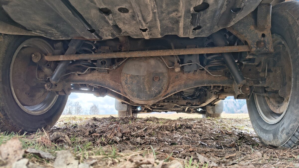 Nissan Terrano 2 - 11