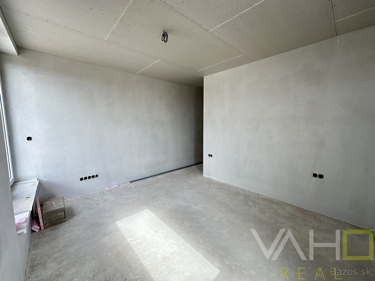 Exkluzívny 5-izbový rodinný dom s garážou a terasou – Biely - 11