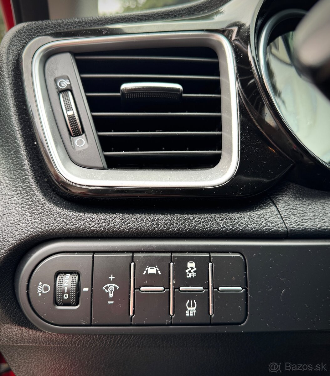 KIA CEED 1.4TGDi GOLD - 11