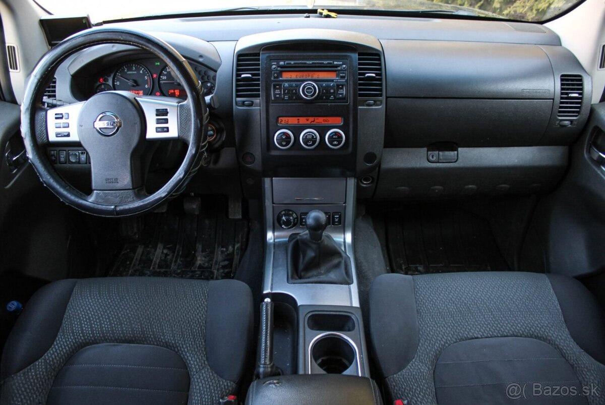 Nissan Navara DoubleCab 2.5 dCi - 11