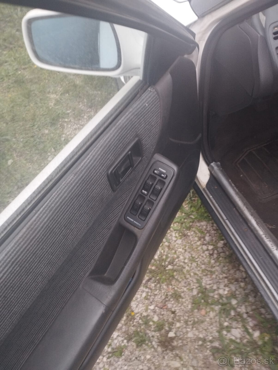 MAZDA 323F 1.8 r.k 1991 s TP - 11