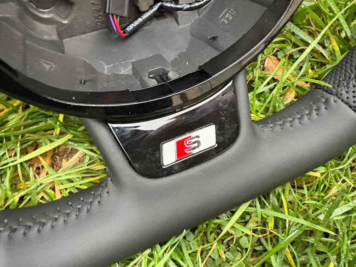 VOLANT AUDI KOŽENÝ PERFOROVANY CIERNE SITIE ZKOSENY - 11