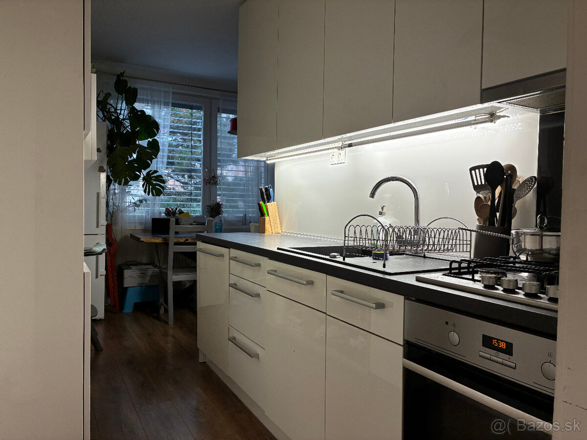 Pekný a kompletne zariadený 3 izb. v tichej lokalite - 11