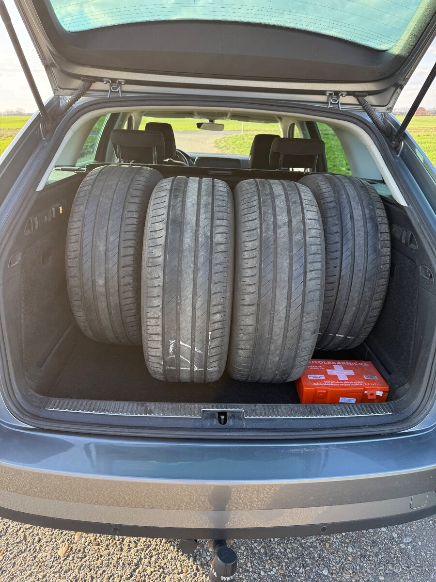 Škoda Superb Combi 1.6 TDI - 11