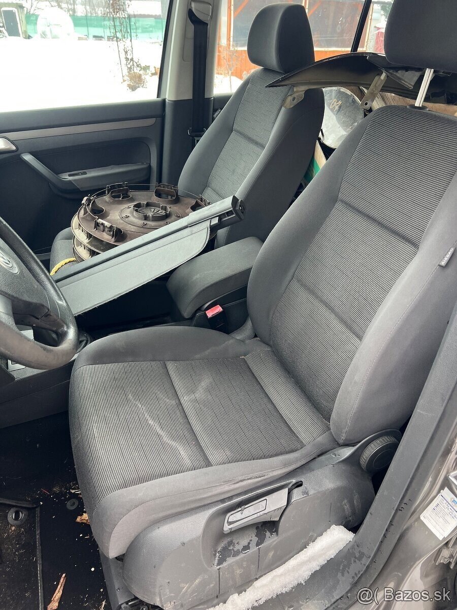 Rozpredam VW Touran Facelift 1T2 - 11