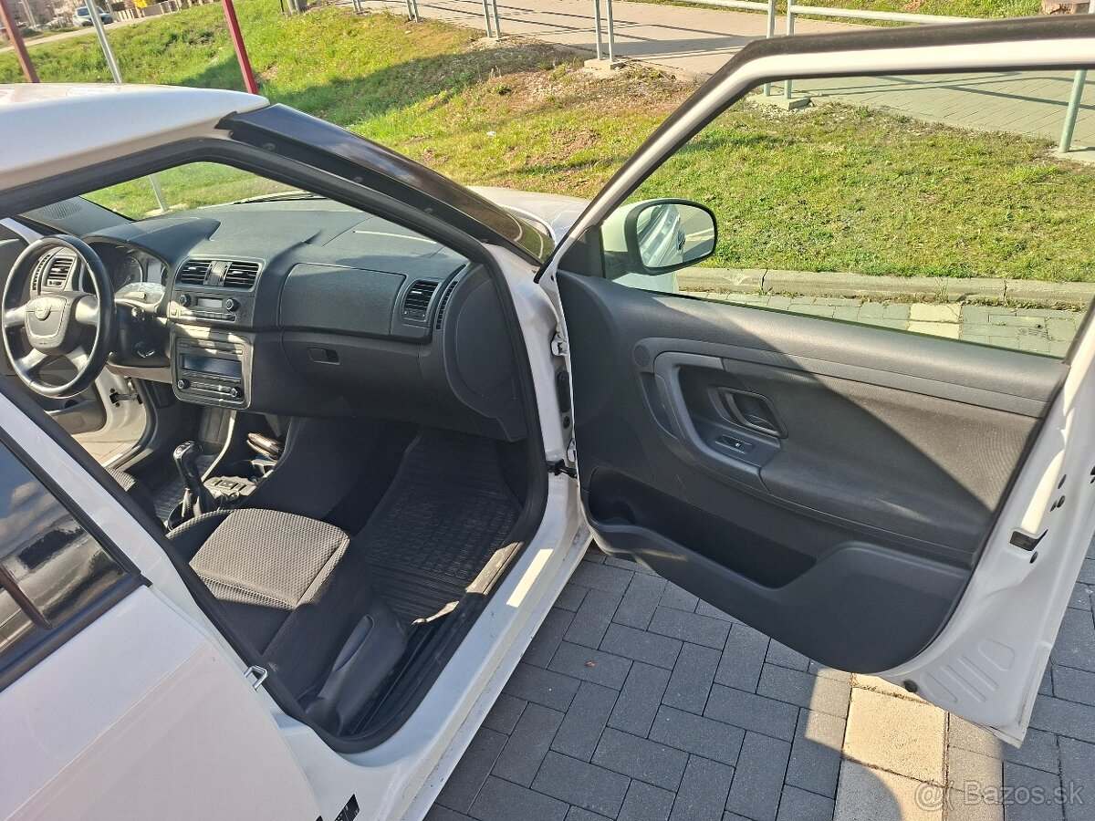 Skoda Fabia II - 11