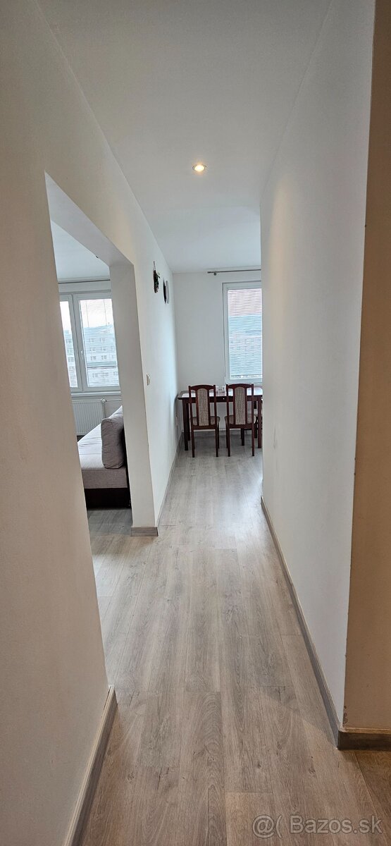 PRENÁJOM 1.IZBOVÝ BYT-STRED - 11
