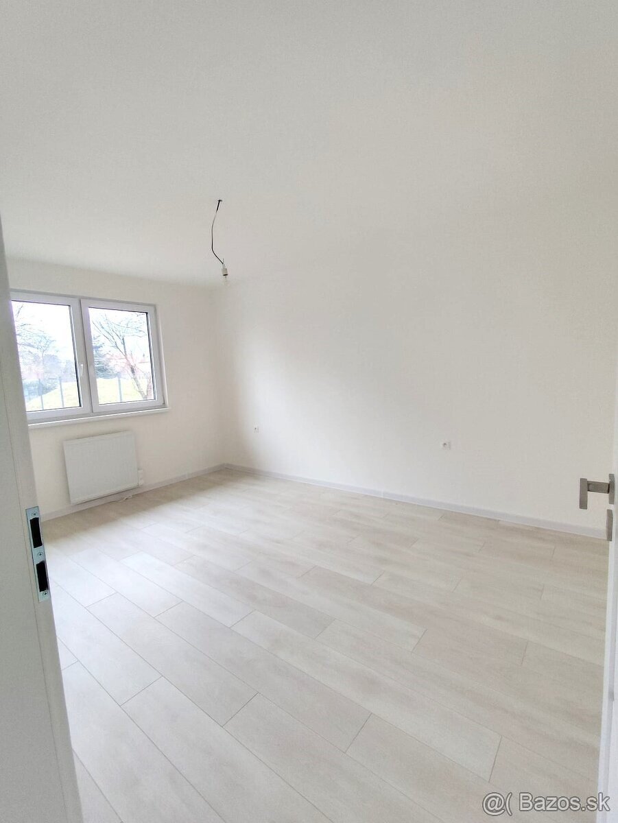 NA PREDAJ NOVOSTAVBA č. 3 V SĽAŽANOCH - 11