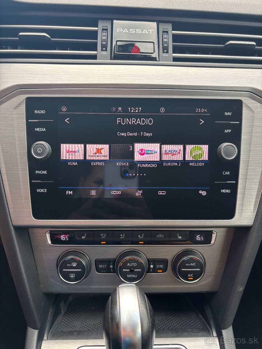 Volkswagen Passat Variant 2.0 TDI EVO Elegance DSG - 11