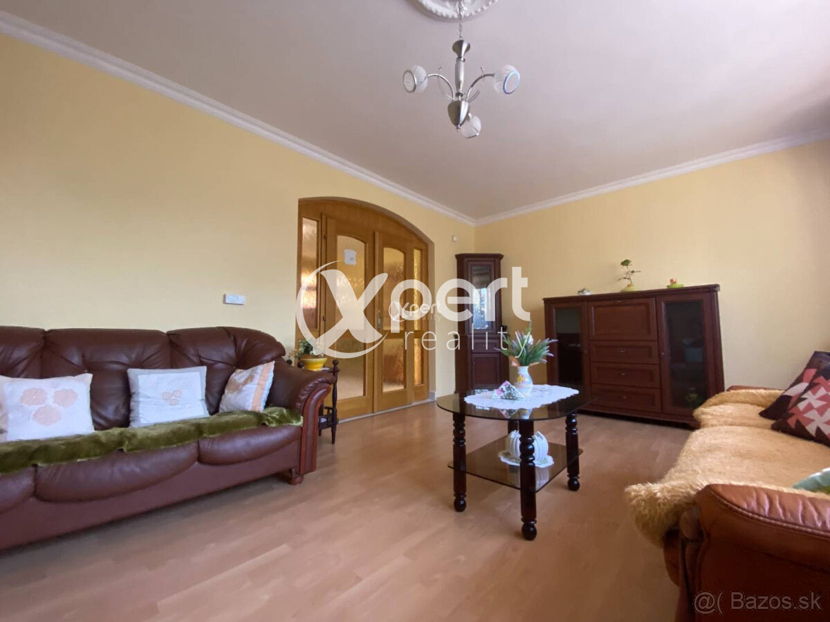 ZNÍŽENÁ CENANA PREDAJ RODINNÝ DOM PRIAMO V CENTRE - 11