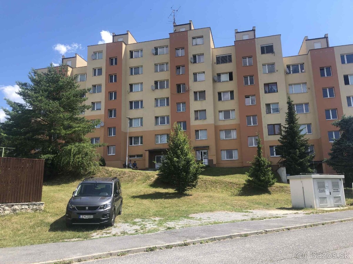 Zariadený 1-izbový byt - 11