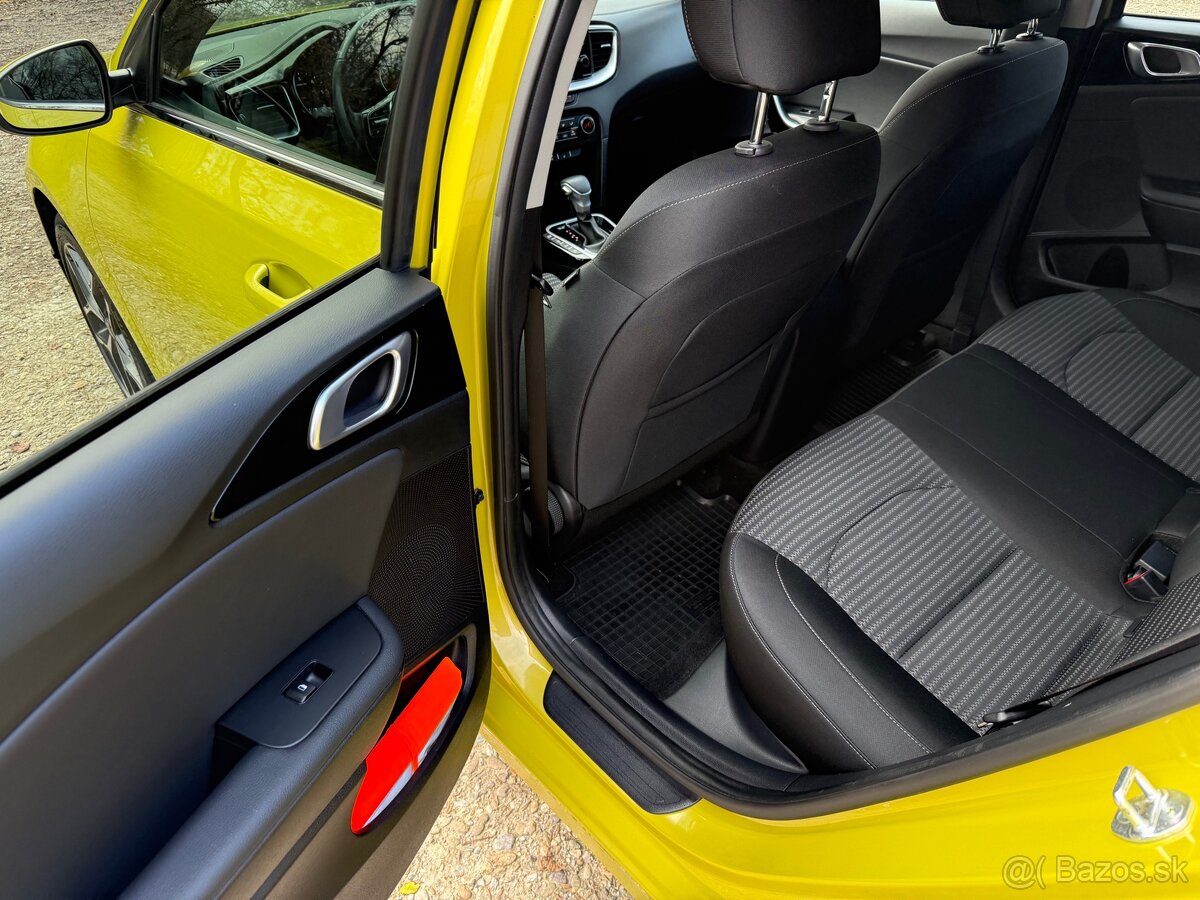 Kia Ceed SW 1.6 CRDi MHEV Gold A/T - 11