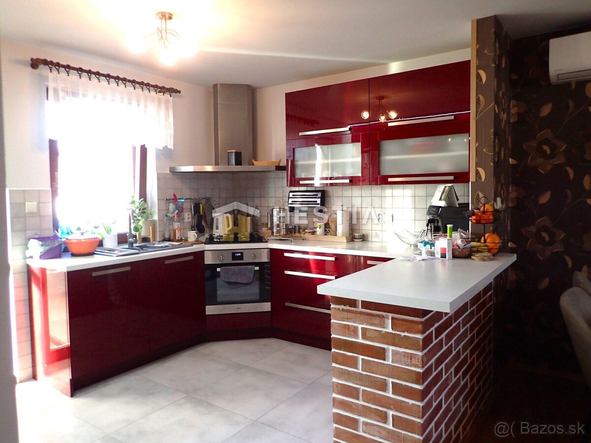 ZNÍŽENÁ CENA Bungalov s veľkým potenciálom Borský Mikuláš - 11