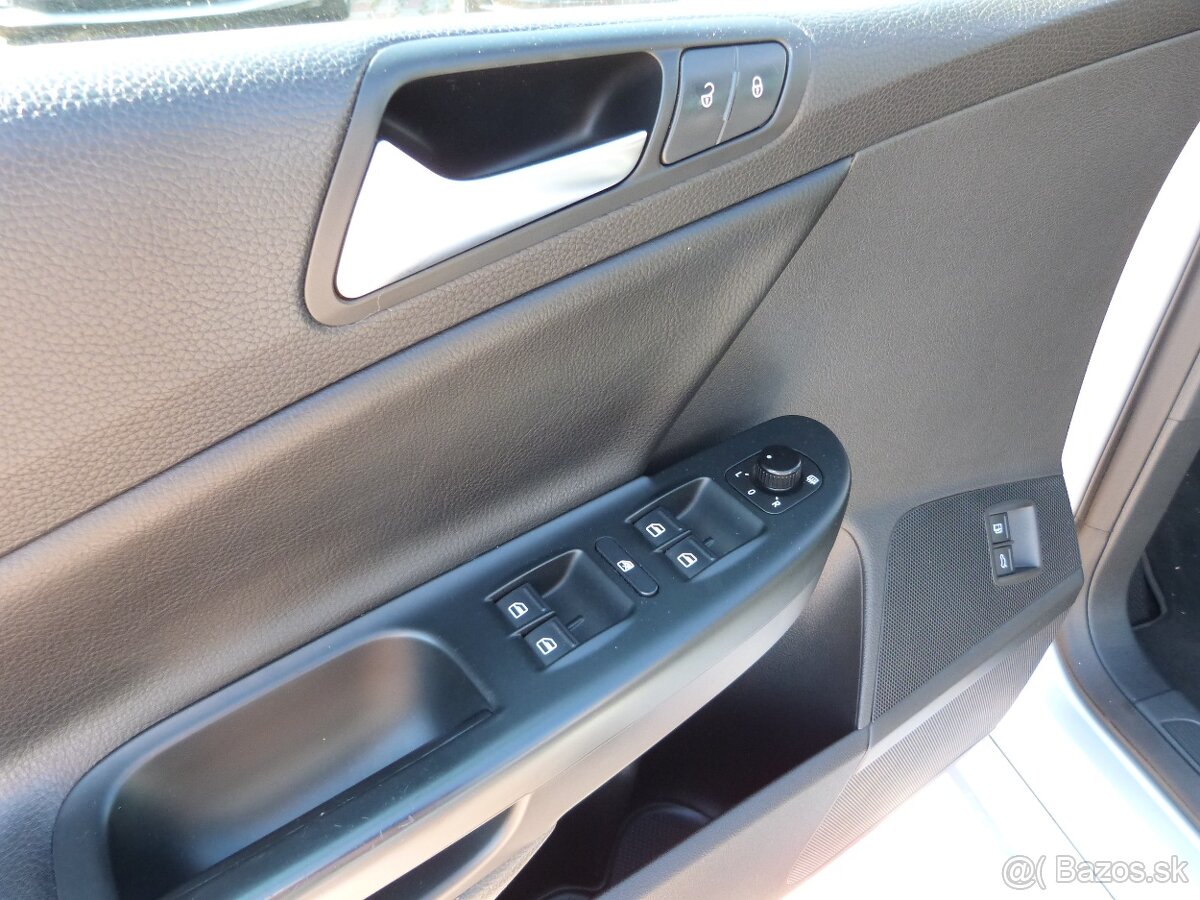 Volkswagen Passat Variant 3.2 V6 Sportline 4-Motion DSG - 11