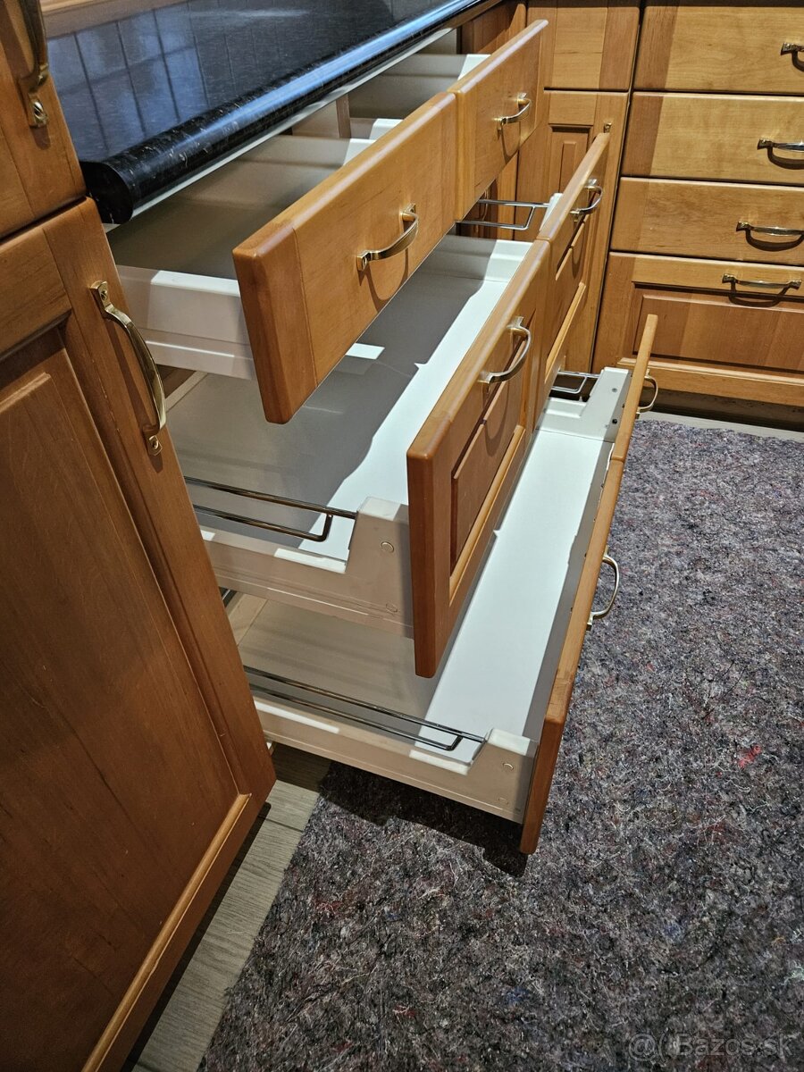 Kuchynská linka z Nemecka so spotrebičmi - 11