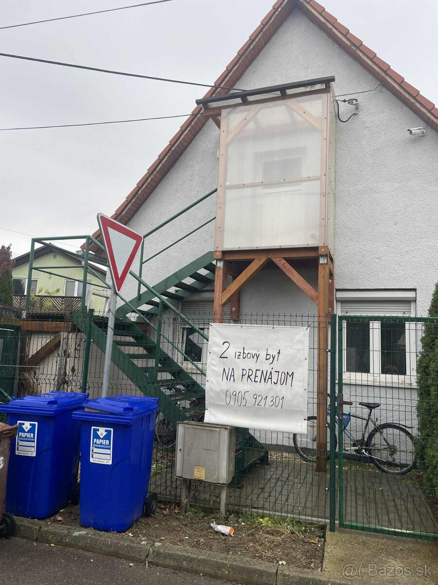 Prenájom 2,5 izbového bytu pri centre TN - 11