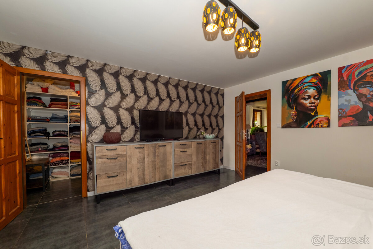 Zrekonštruovaný dom s bazénom a veľkým pozemkom | Podlipníky - 11