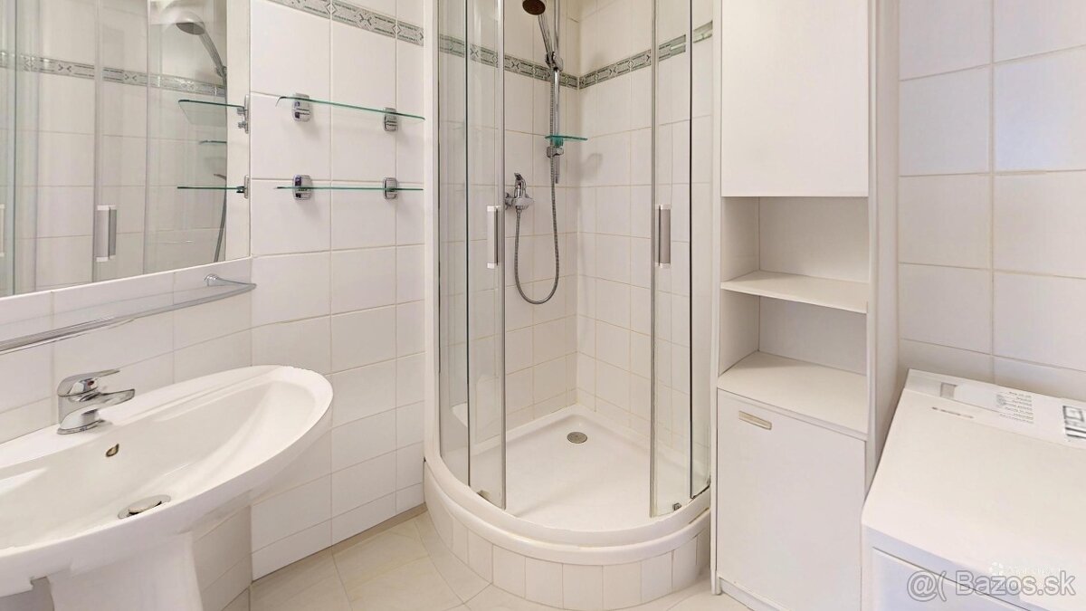 Pekný 4-izbový byt v príjemnom prostredí s lodžiou a garážou - 11