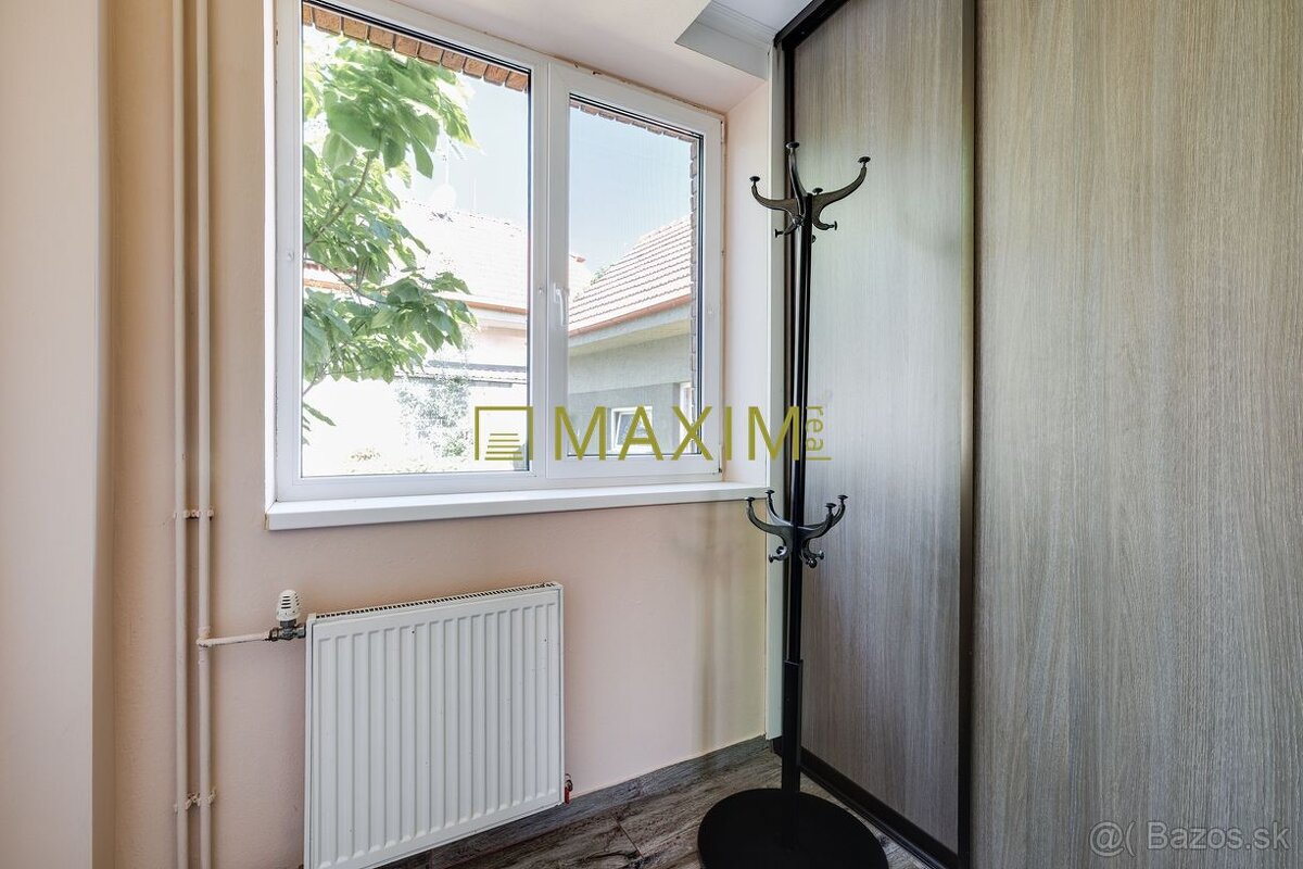 Nadčasový rodinný dom plný priestoru a elegancie – s bonusom - 11