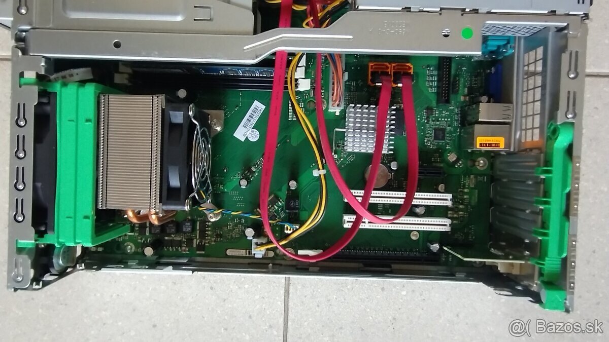 Predám stolný počítač Fujitsu Siemens Esprimo E5625 - 11