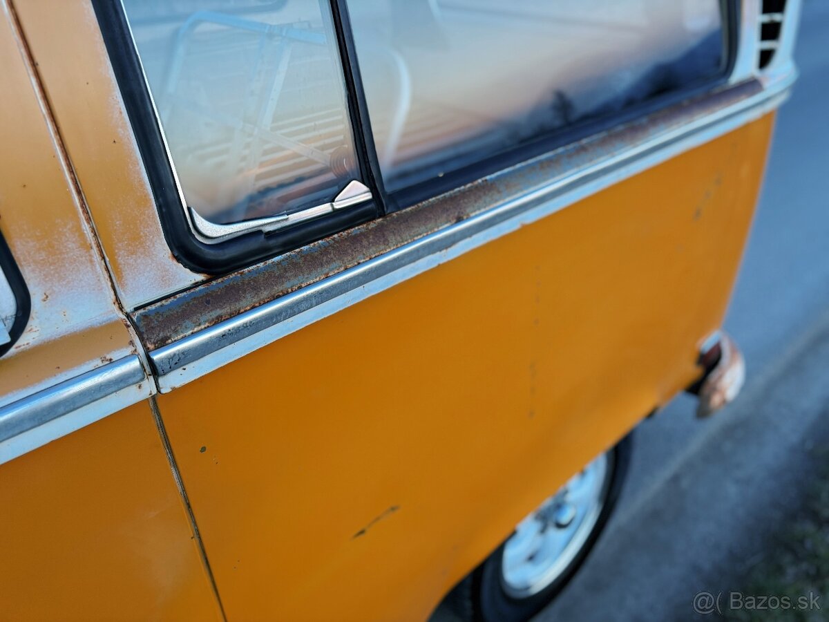 VW T2a deluxe - 11