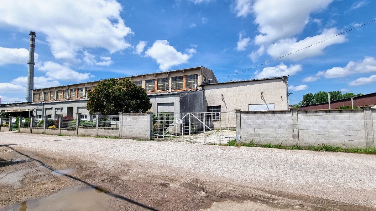 Výrobno - skladový areál Bošany, pozemok 5000 m2, žeriav - 11