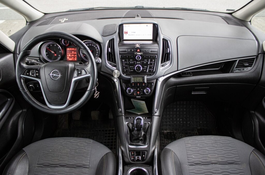 Opel Zafira 2013 - 11