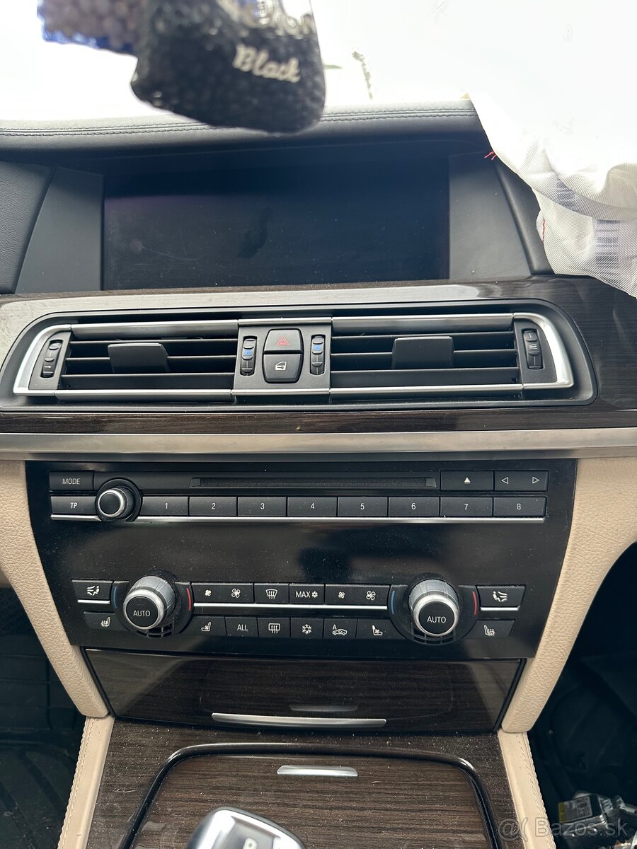 Rozpredam bmw f01 750i - 11