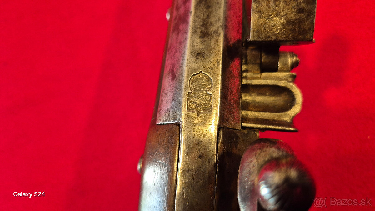 DLHÁ KRESADLOVÁ PIŠTOL - 11