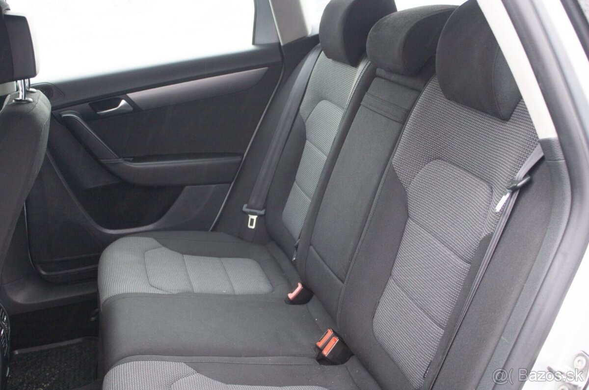 Volkswagen Passat Variant - 11