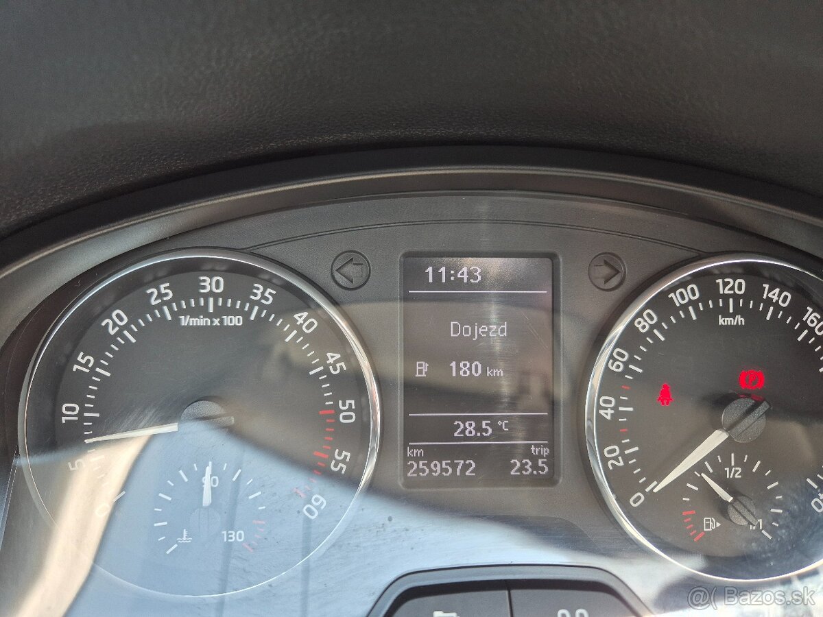 Škoda Rapid Spaceback SB 1.6 TDI 90k Ambition - 11