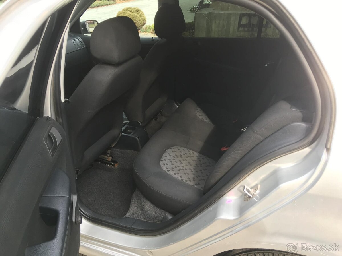 Škoda Fabia 1 facelift 1.2 HTP rok 2006 - 11