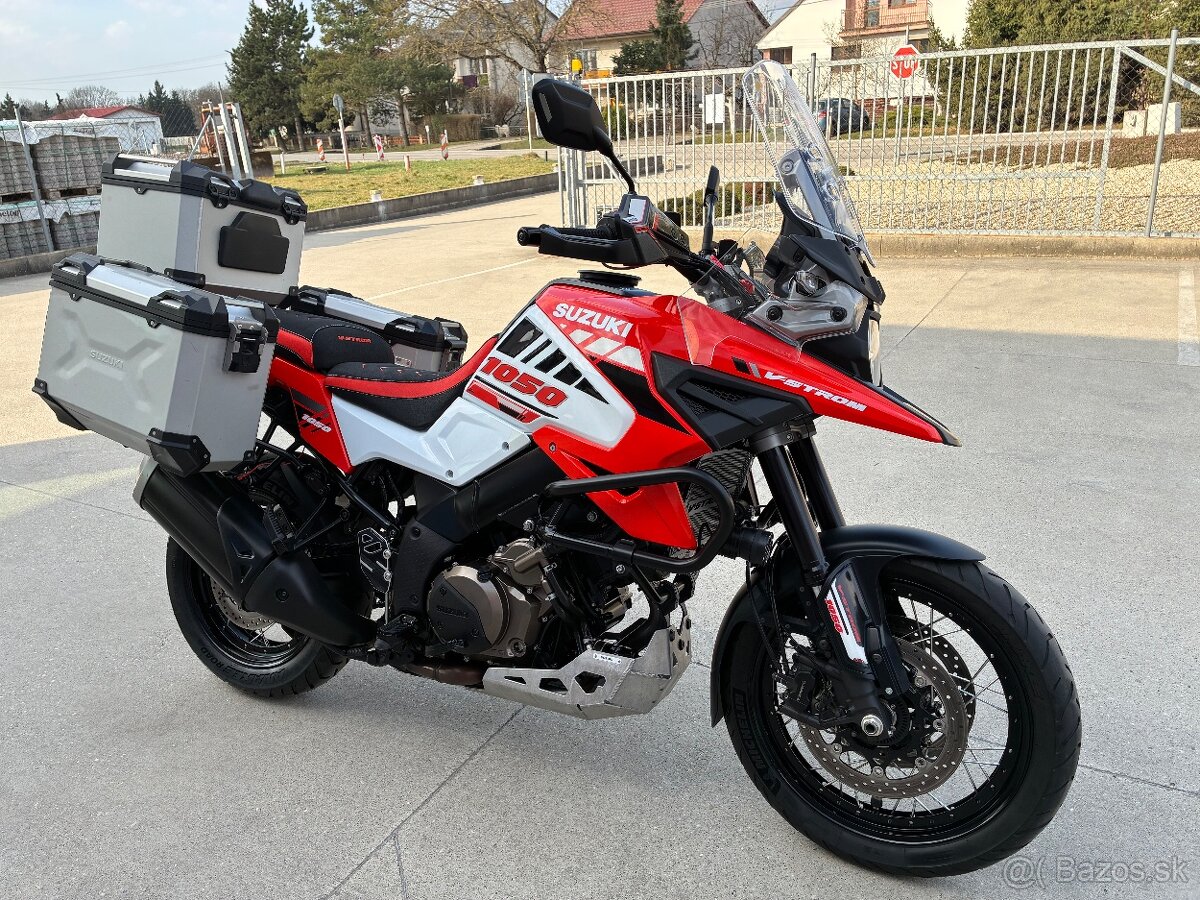 Suzuki DL1050 Vstrom - 11