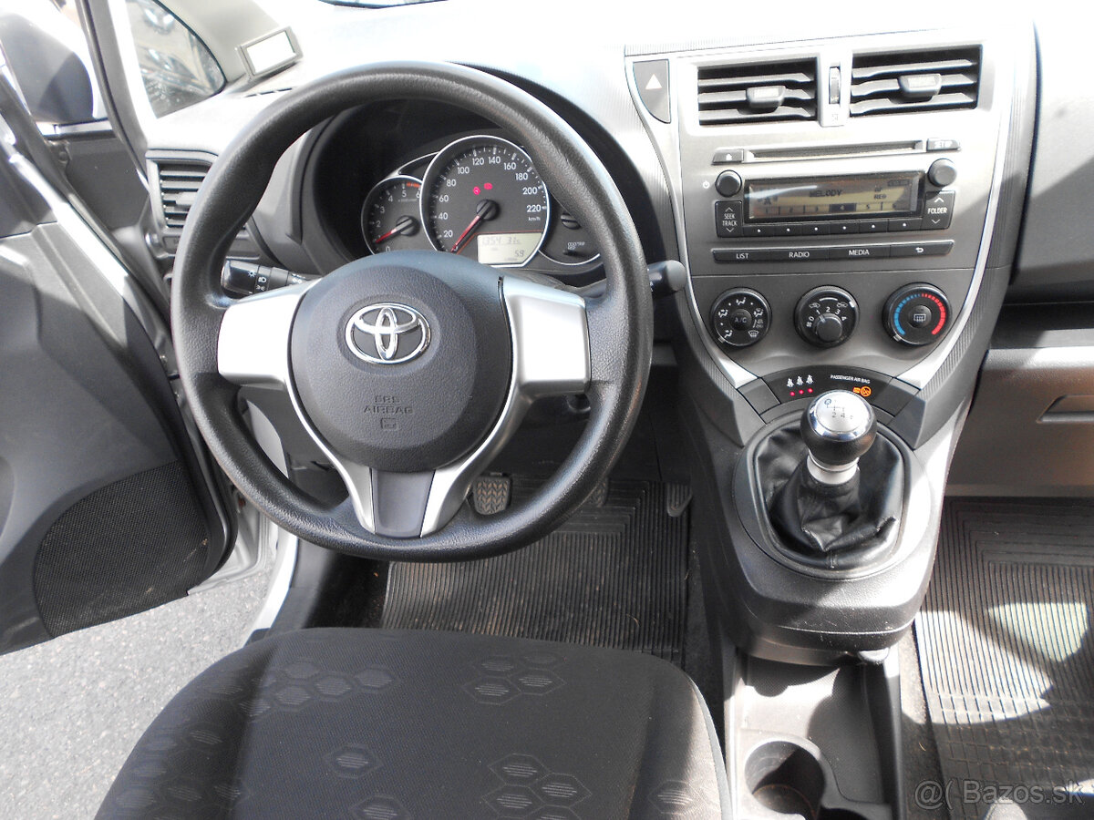 Toyota Verso-S 1,4 D4d 2011 - 11