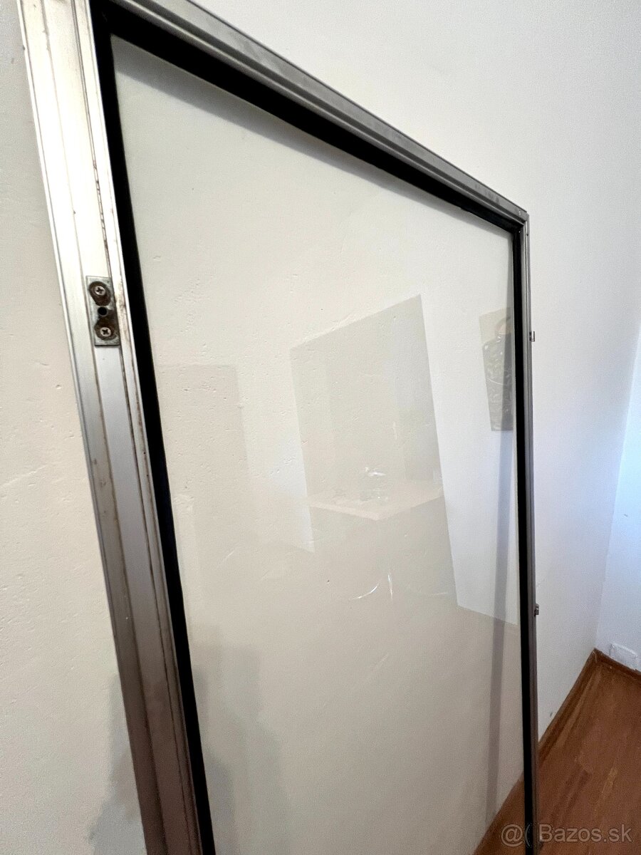 🪟 Kvalitné sklá v hliníkovom ráme–pevné, čisté, TOP stav 💪 - 11