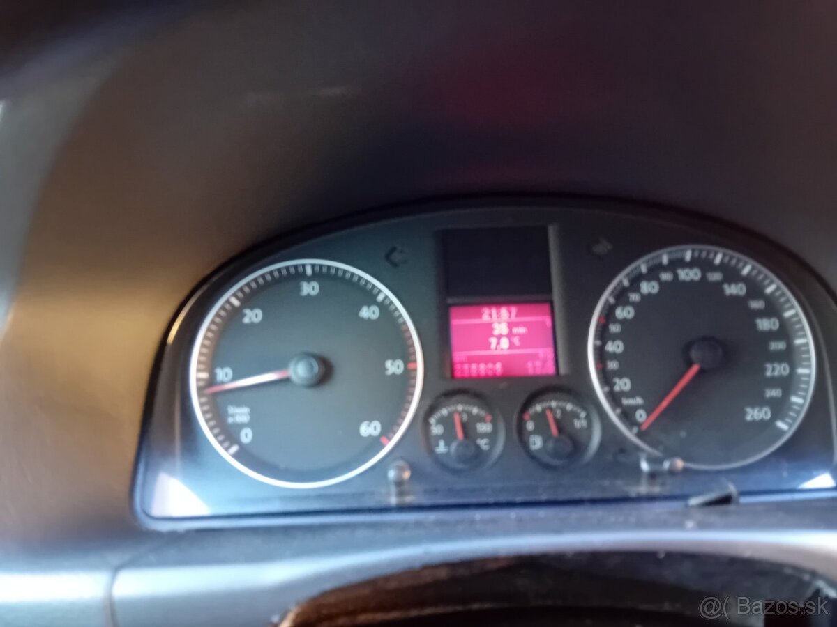 Volkswagen Touran 2.0 - 11