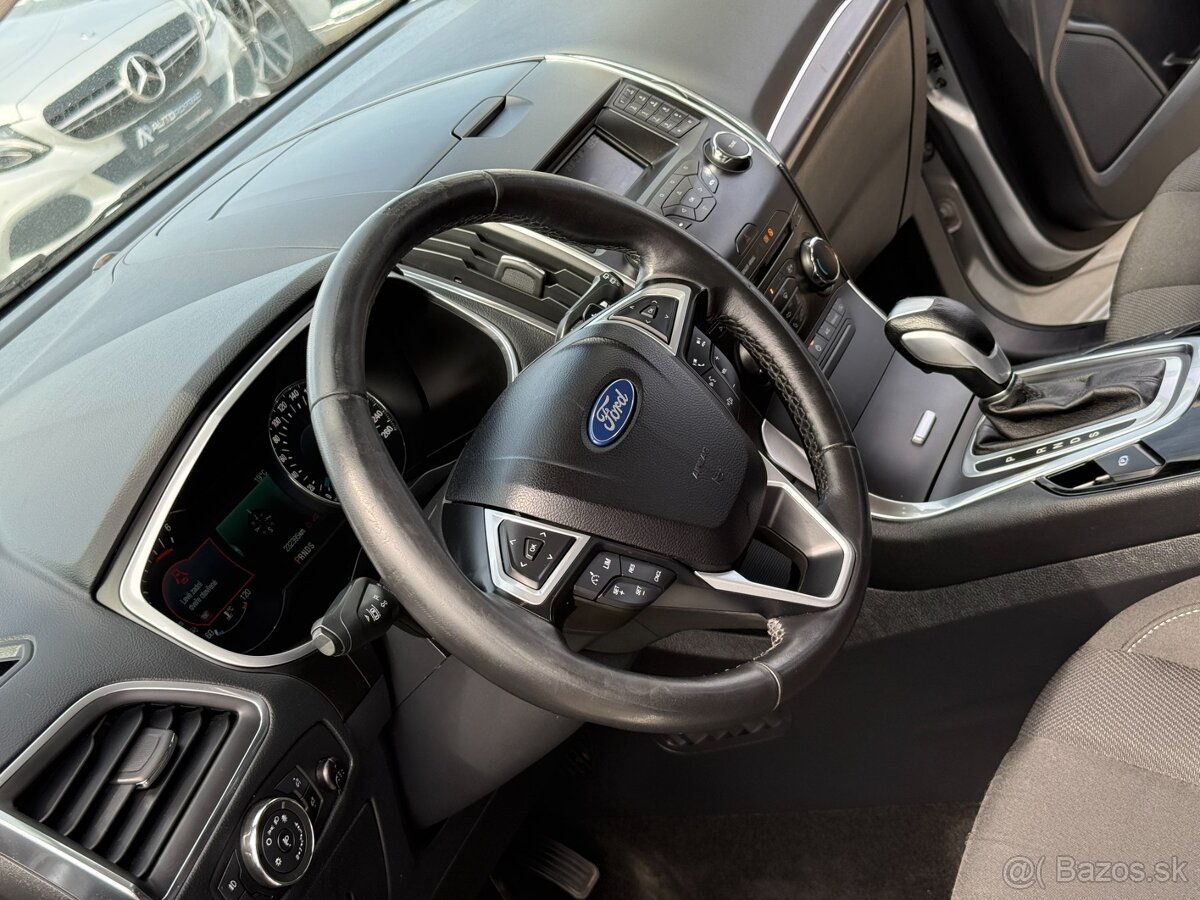 Ford S-Max - 11