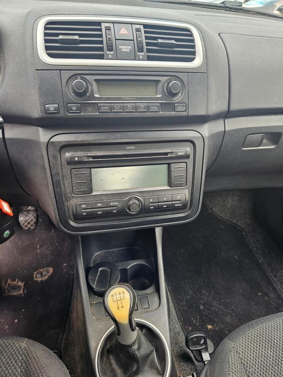 Škoda Fabia 1.4tdi 59kw model 2011 - 11