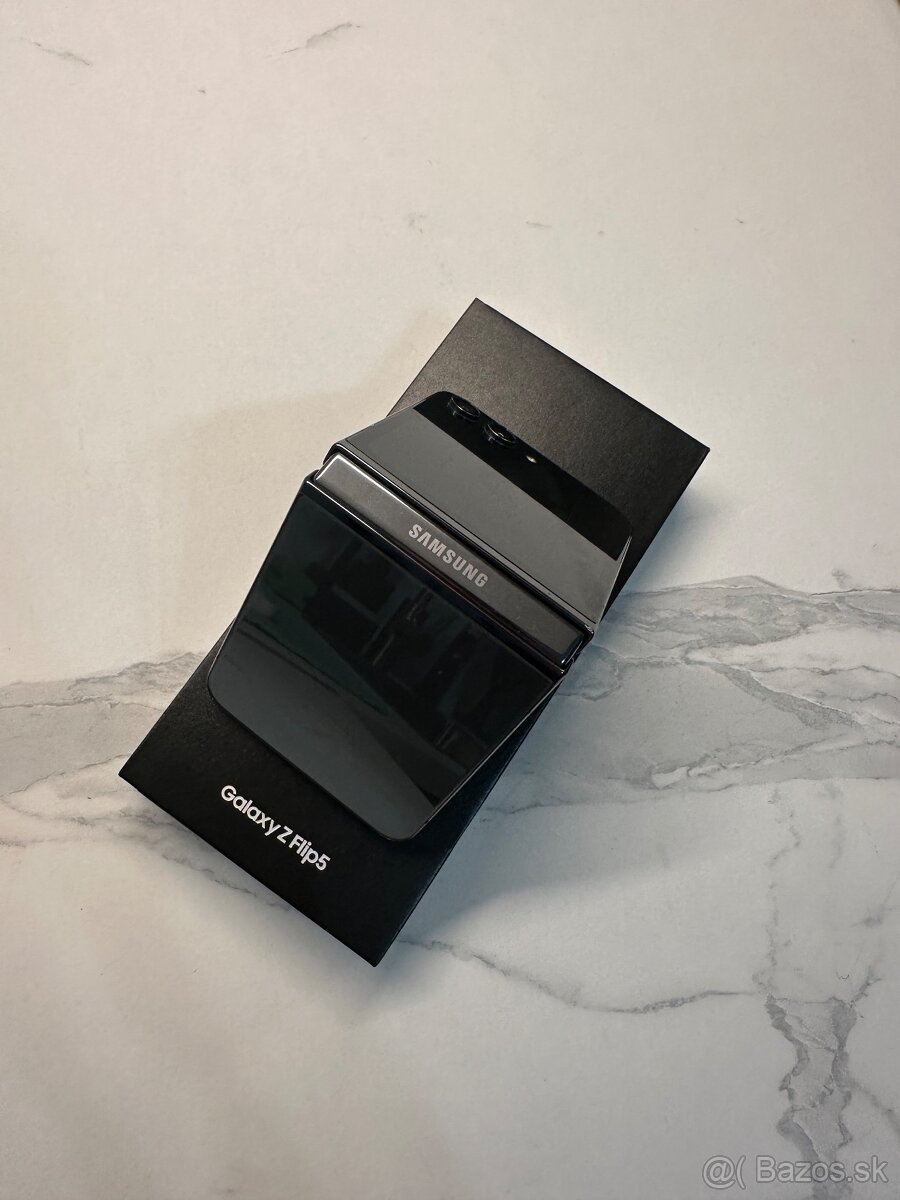 Samsung Galaxy Z Flip5 512GB Black - 11