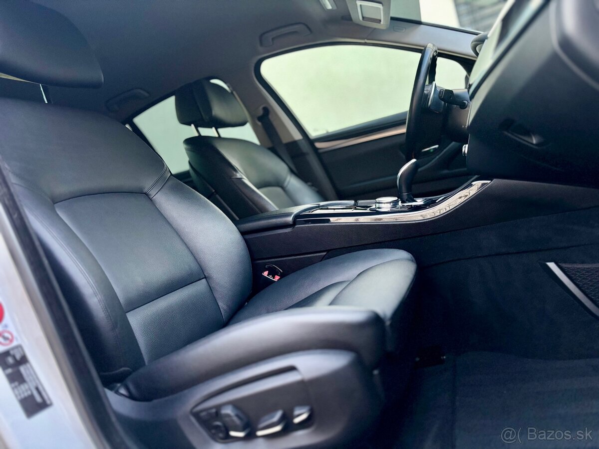BMW 5 525D XDRIVE F10 A/T•84 TISÍC KM•VIRTUAL•DPH - 11