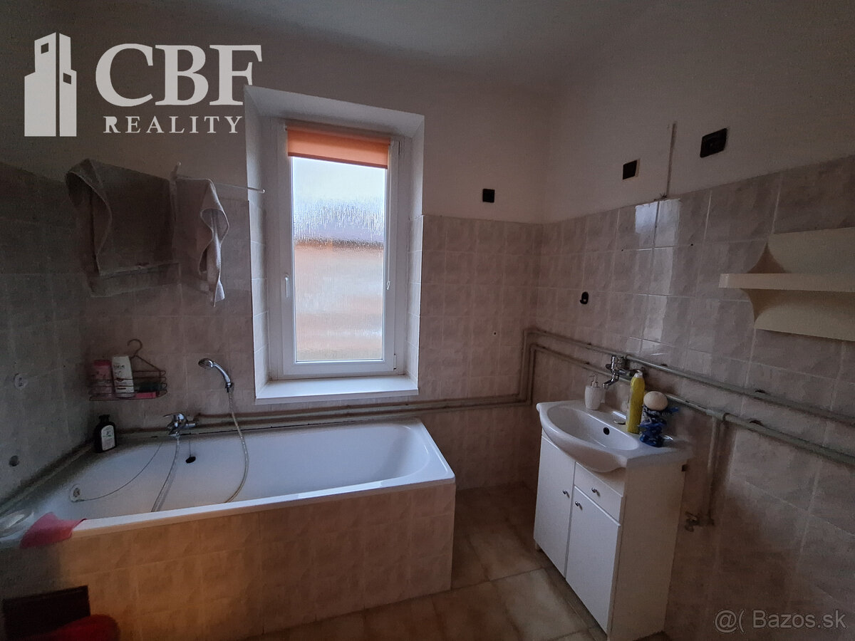 ZNÍŽENÉ 3-IZBOVÝ BYT, GARÁŽ A ZÁHRADA NA PREDAJ V DRNAVE - 11