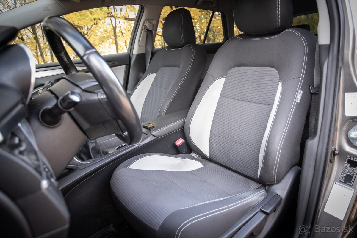 Toyota Avensis Combi 2.0 105kW - 11