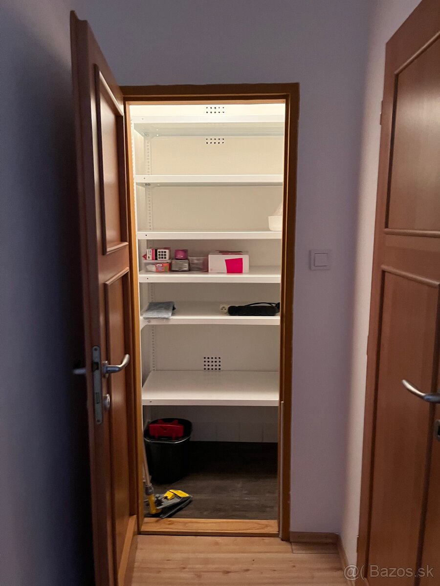 Prenájom 3-izbového bytu Nitra - staré mesto - 11