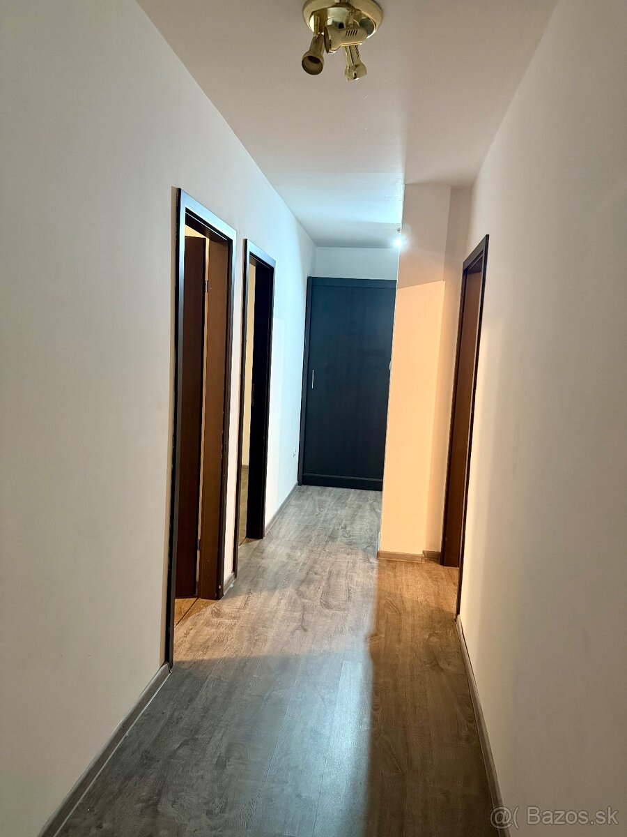 Priestranný byt v Lehniciach - 11
