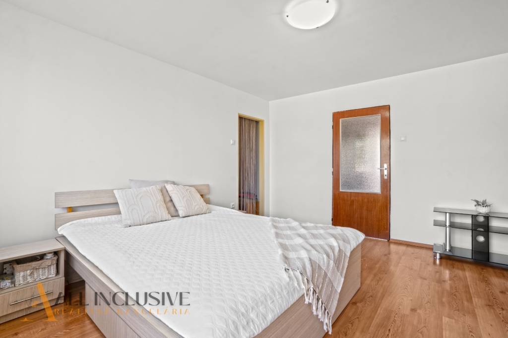 ALL INCLUSIVE | NA PREDAJ 5-IZBOVÝ RODINNÝ DOM, OHRADY - 11