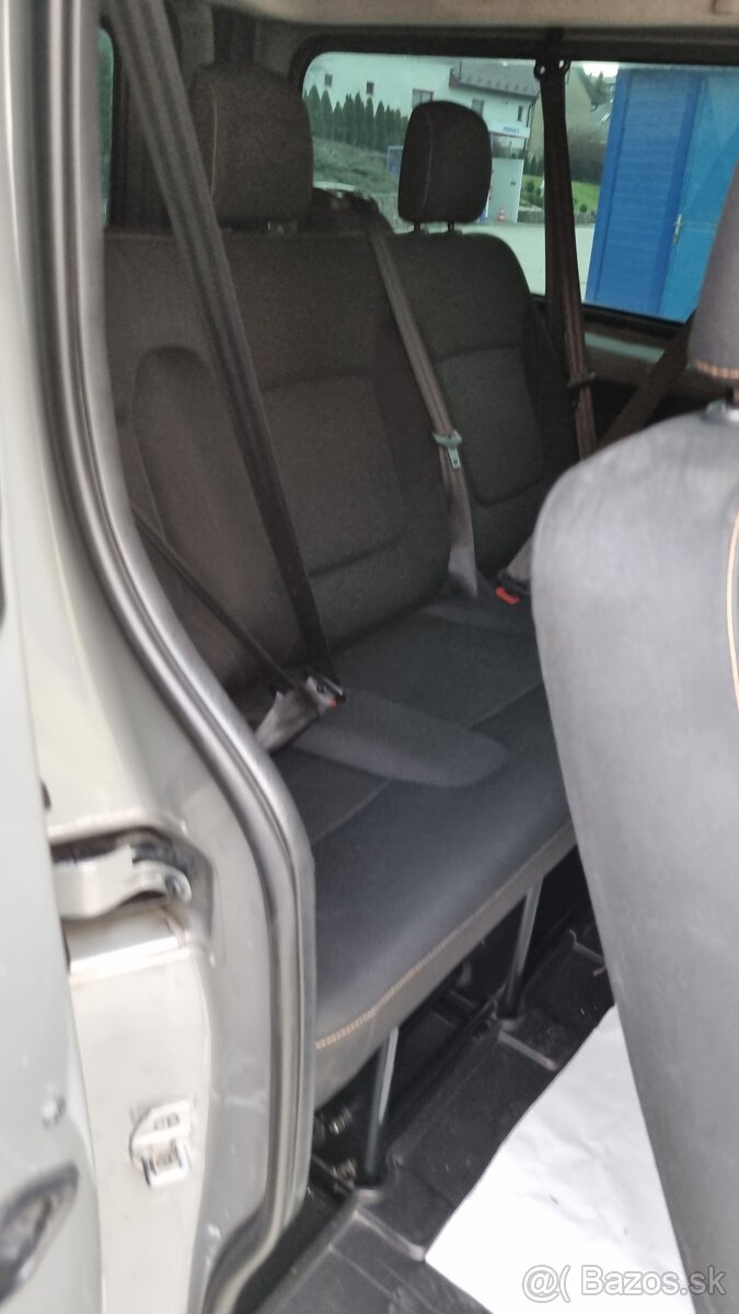 Prenájom 9 miestny Renault Trafic - 11