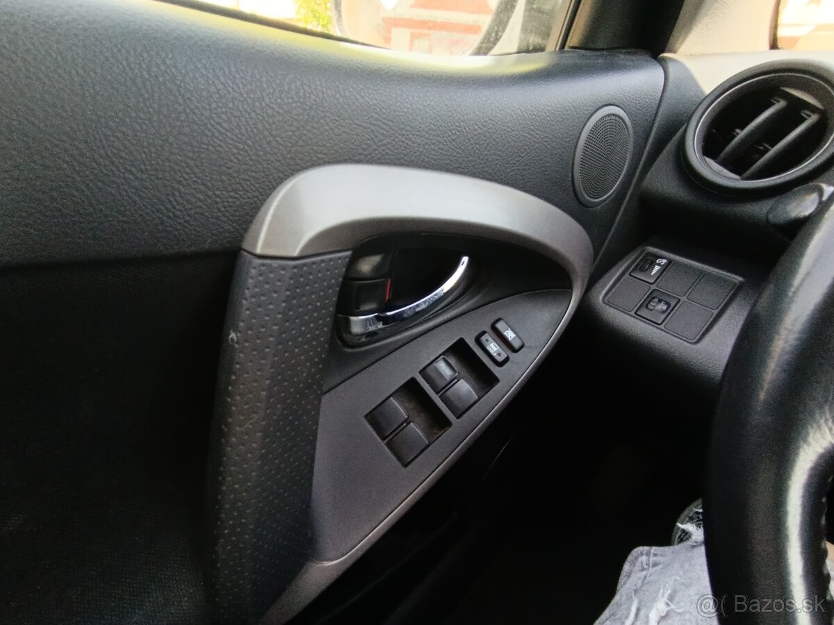 Toyota RAV4 2.2D 4WD 100kW/136PS, 4×4, M6 - 11