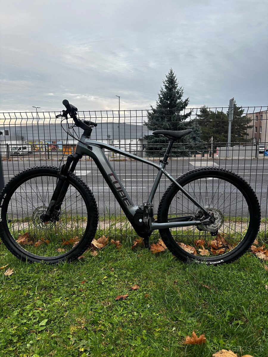 Elektronický Cube reaction hybrid Pro 2022 - 11