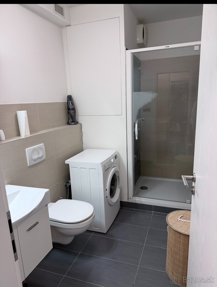 Jedinečný 1-izbový byt pod Slavínom - 11