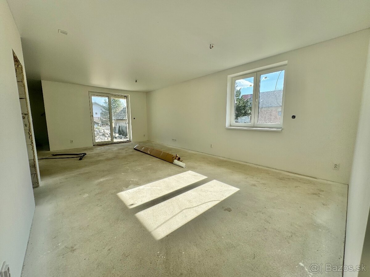 NOVOSTAVBA - rodinný dom v obci Veľaty - 11